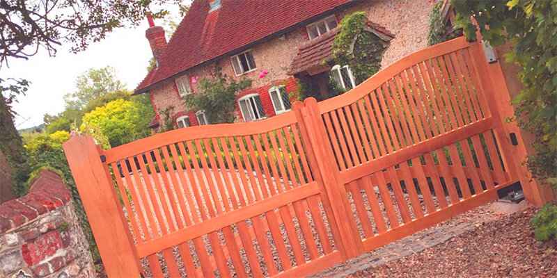 wooden-garden-gates-star-gate-fence