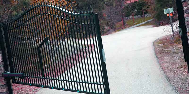 Swing-Driveway-Gates-Star-Gate-Fence