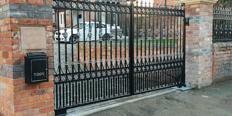 How Often to Service Your Gate - Star Gate and Fence
