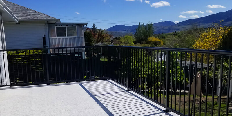 deck railing - star gate and fence