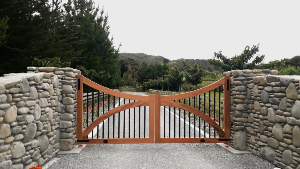 large oak gate with opening mechanism