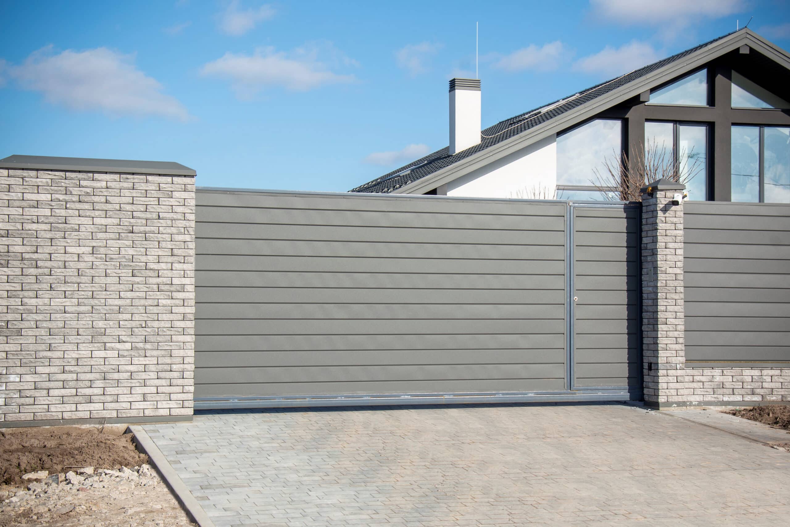 Custom iron fence and gate installed in Dallas