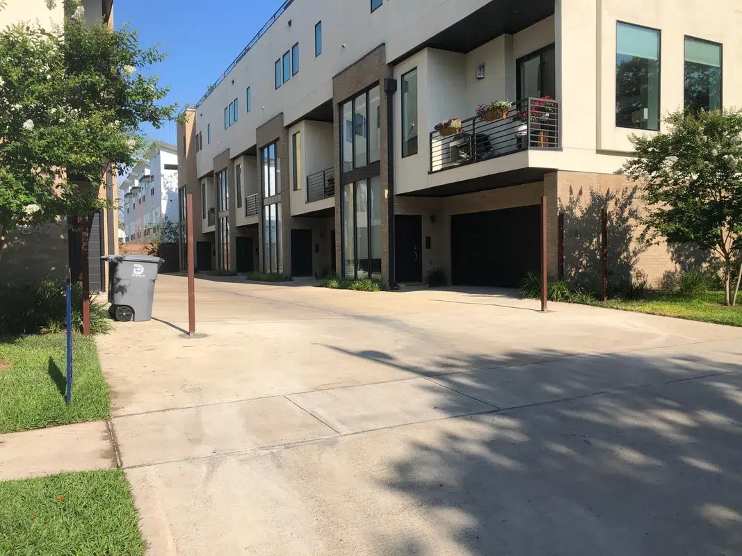 Professional Fence contractor equipment used in Forney